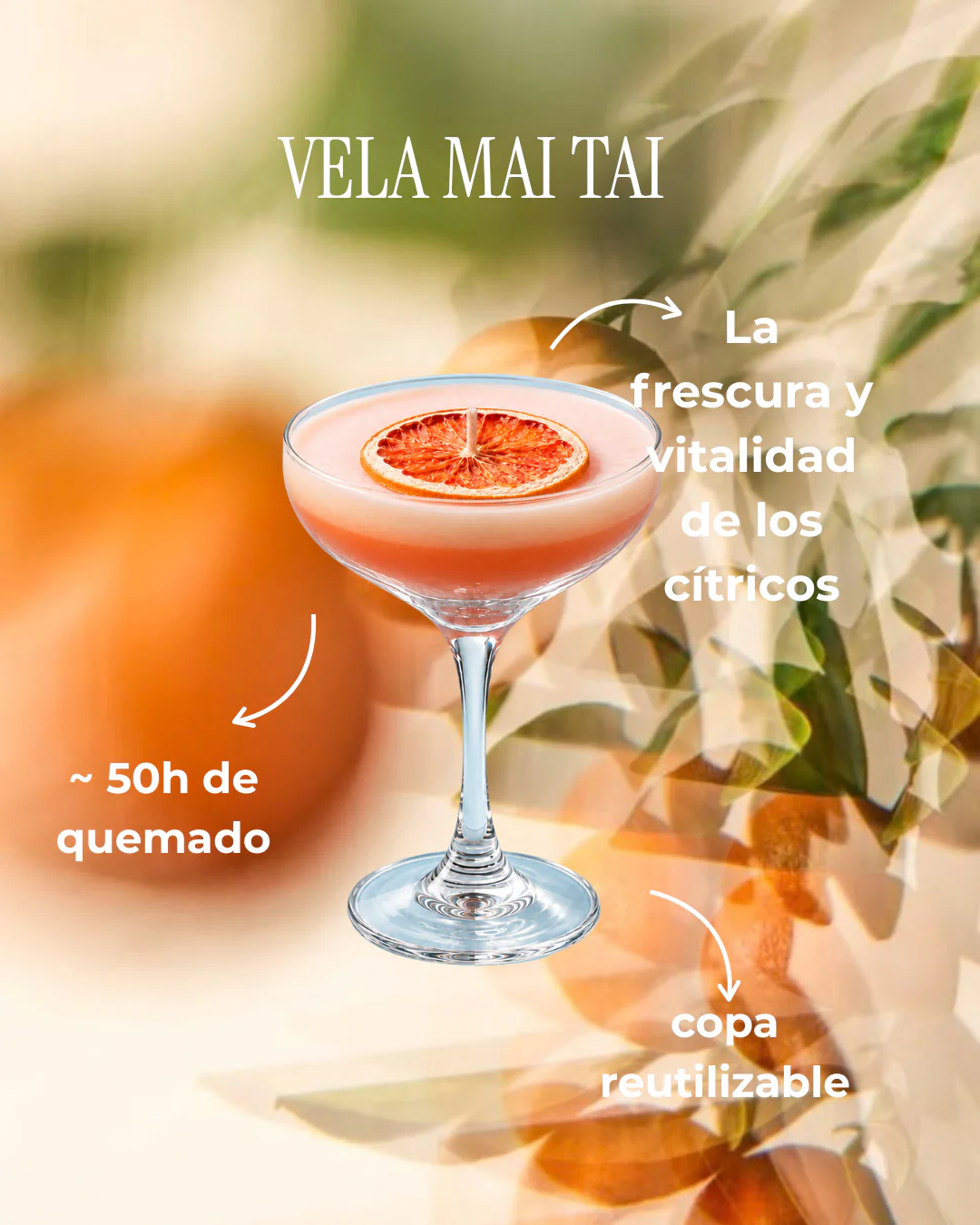 Vela en copa con información sobre su aroma cítrico, duración aproximada de 50 horas y recipiente reutilizable.